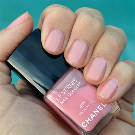 chanel mica rose nail polish